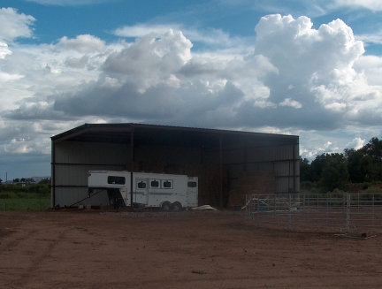 Hay barn and round pen